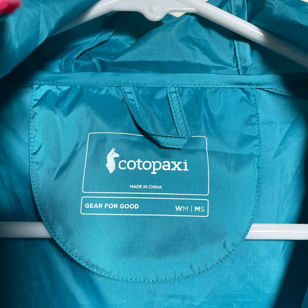 Cotopaxi Women’s Windbreaker Medium Velcro pocket - Picture 4 of 6